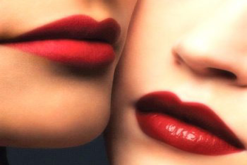 Picture showing the difference between matte and glossy printings